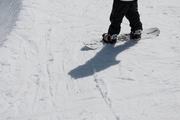 regular vs goofy snowboard stance